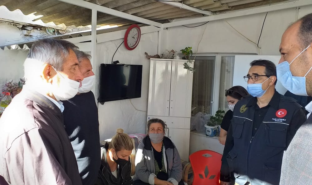 Enerji ve Tabii Kaynaklar Bakanı Fatih Dönmez Tsunami Bölgesi Sığacık'ı Ziyaret Etti 3 3 1