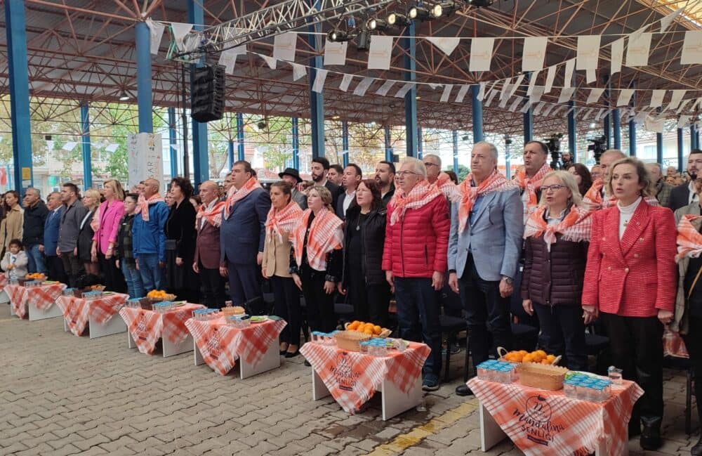 Seferihisar Mandalina Şenliği Coşku İçinde Gerçekleşti 2 IMG 20221120 202245 scaled e1668974919938