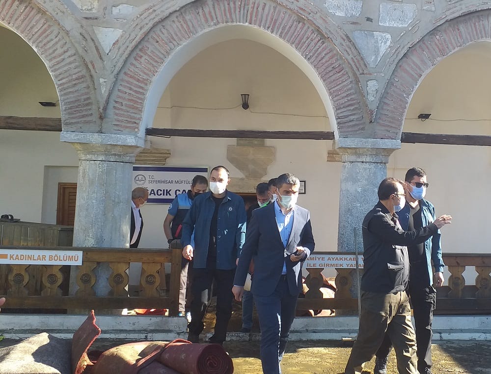 Enerji ve Tabii Kaynaklar Bakanı Fatih Dönmez Tsunami Bölgesi Sığacık'ı Ziyaret Etti 4 4