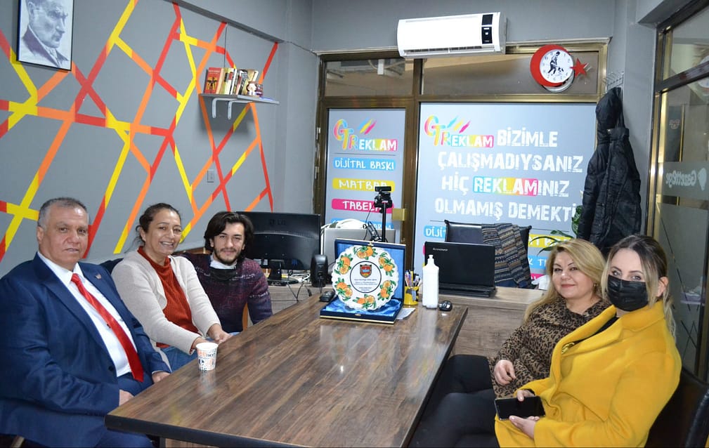 Seferihisar Şoförler Odasından GazettEge'ye Onur Plaketi 5 DSC 0103 scaled e1611234826436