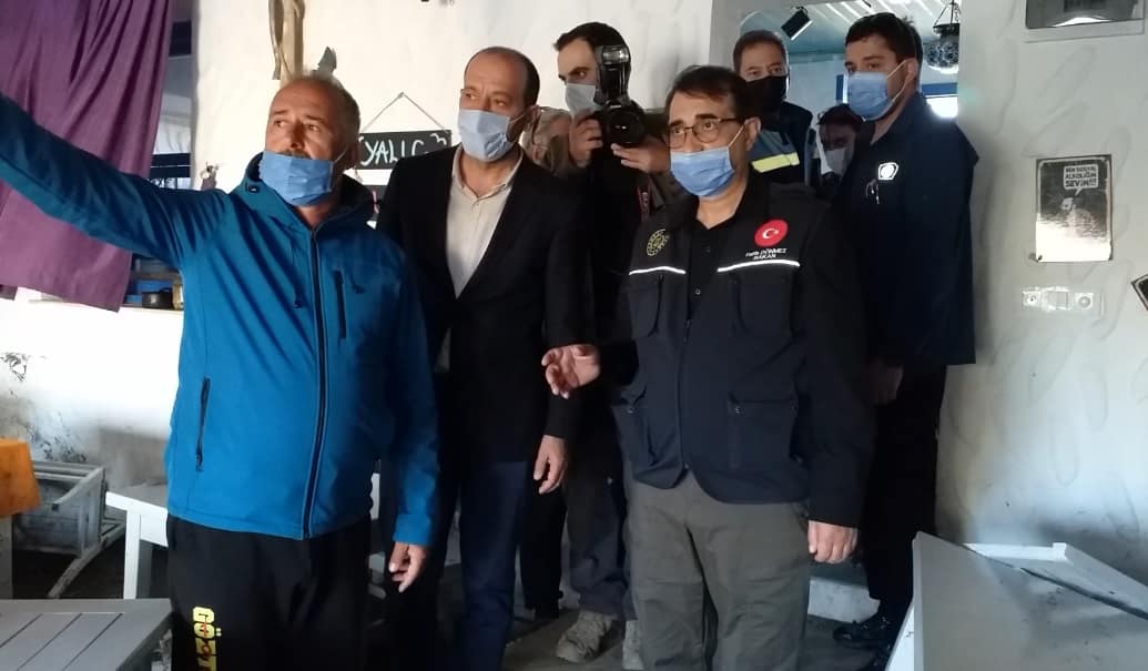 Enerji ve Tabii Kaynaklar Bakanı Fatih Dönmez Tsunami Bölgesi Sığacık'ı Ziyaret Etti 7 7 1