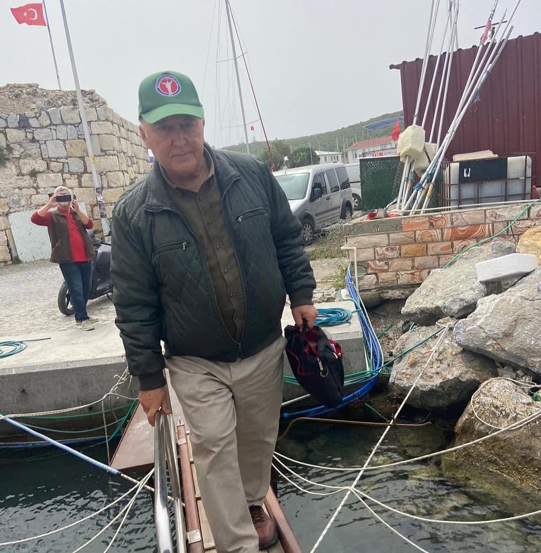 Ünlü Deprem Uzmanı Sığacık'ta İncelemelerde Bulundu 1 1000109675