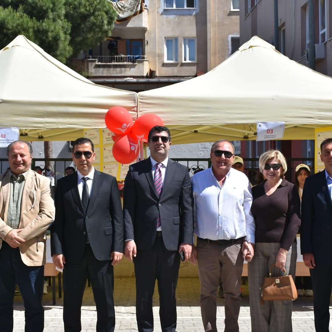 Seferihisar Soner Değerli Ürkmez Ortaokulu’nda TÜBİTAK 4006 Bilim Fuarı düzenlendi 1 FB IMG 1747350487555