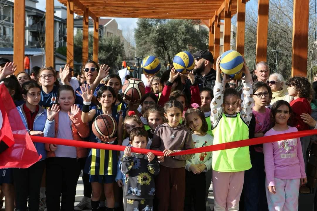 Seferihisar Belediyesi Hıdırlık 100. Yıl Parkı ve Halk Kafe törenleri açıldı. 1 FB IMG 1710537845421