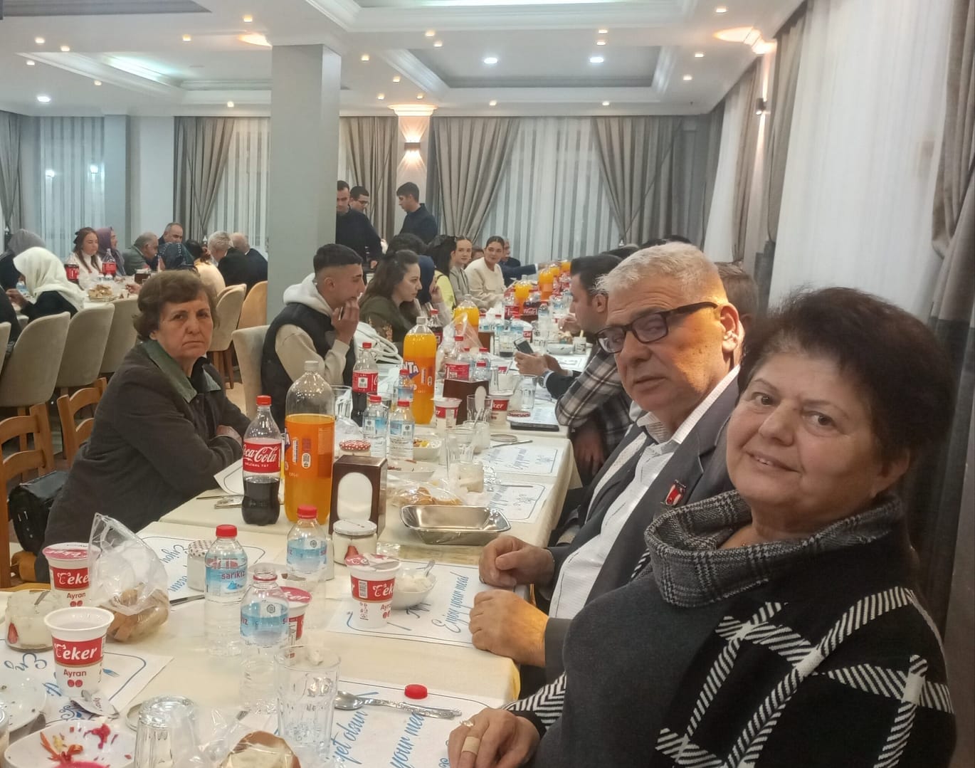 Seferihisar Kaymakamlığı 18 Mart Şehit ve Gazi Ailelerine Anma Yemeği Tertipledi 1 IMG 20250318 201537 scaled