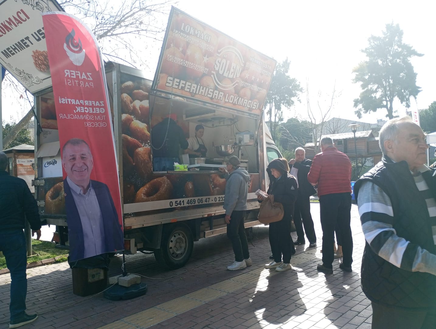 Zafer Partisi İzmir Büyükşehir Belediye Başkan Adayı Naşit Birgüvi Seferihisar'a geldi 3 1000080989 scaled