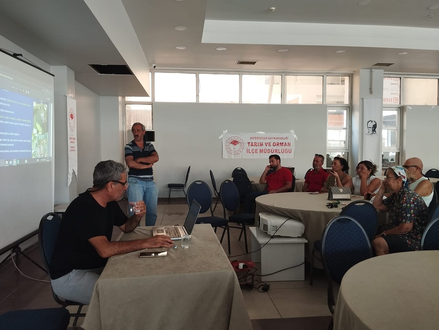 Seferihisar'da mandalina üreticilerine Bilgilendirici Toplantı 2 1000133860