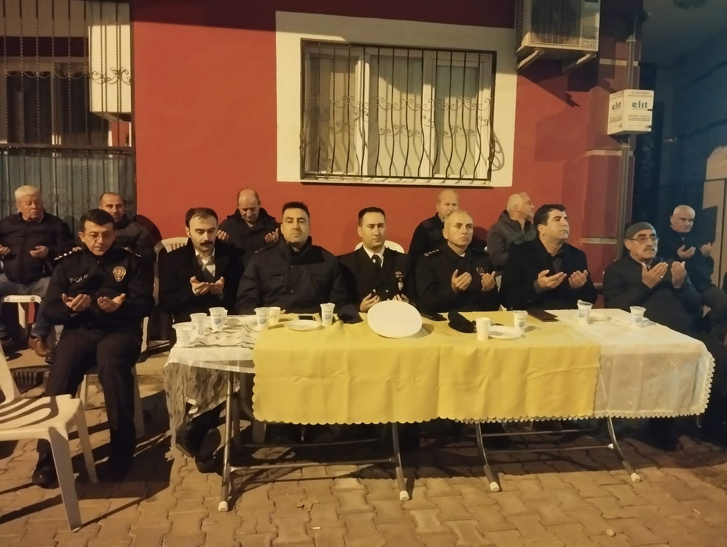 Turabiye Mahallesi'nde Şehit Polis Mehmet Tozun Dualarla Anıldı 2 IMG 20241213 WA0017