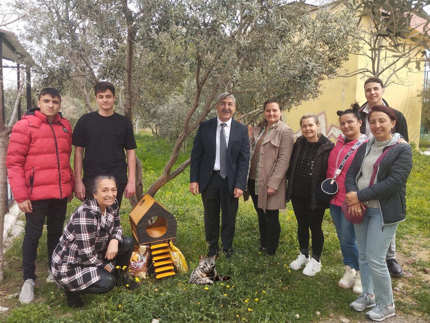 Meslek Lisesinin kedi evi çağrısına Clup Atlantis'ten destek 2 Picsart 25 03 24 22 29 58 895 scaled