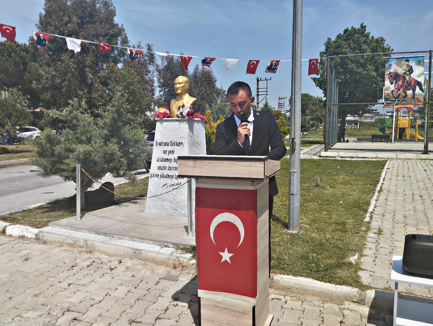 Akarca Mahallesi'nde Çocuklara 23 Nisan Hediyesi Kütüphane ve Oyun Alanı 1 IMG 20250423 WA0036