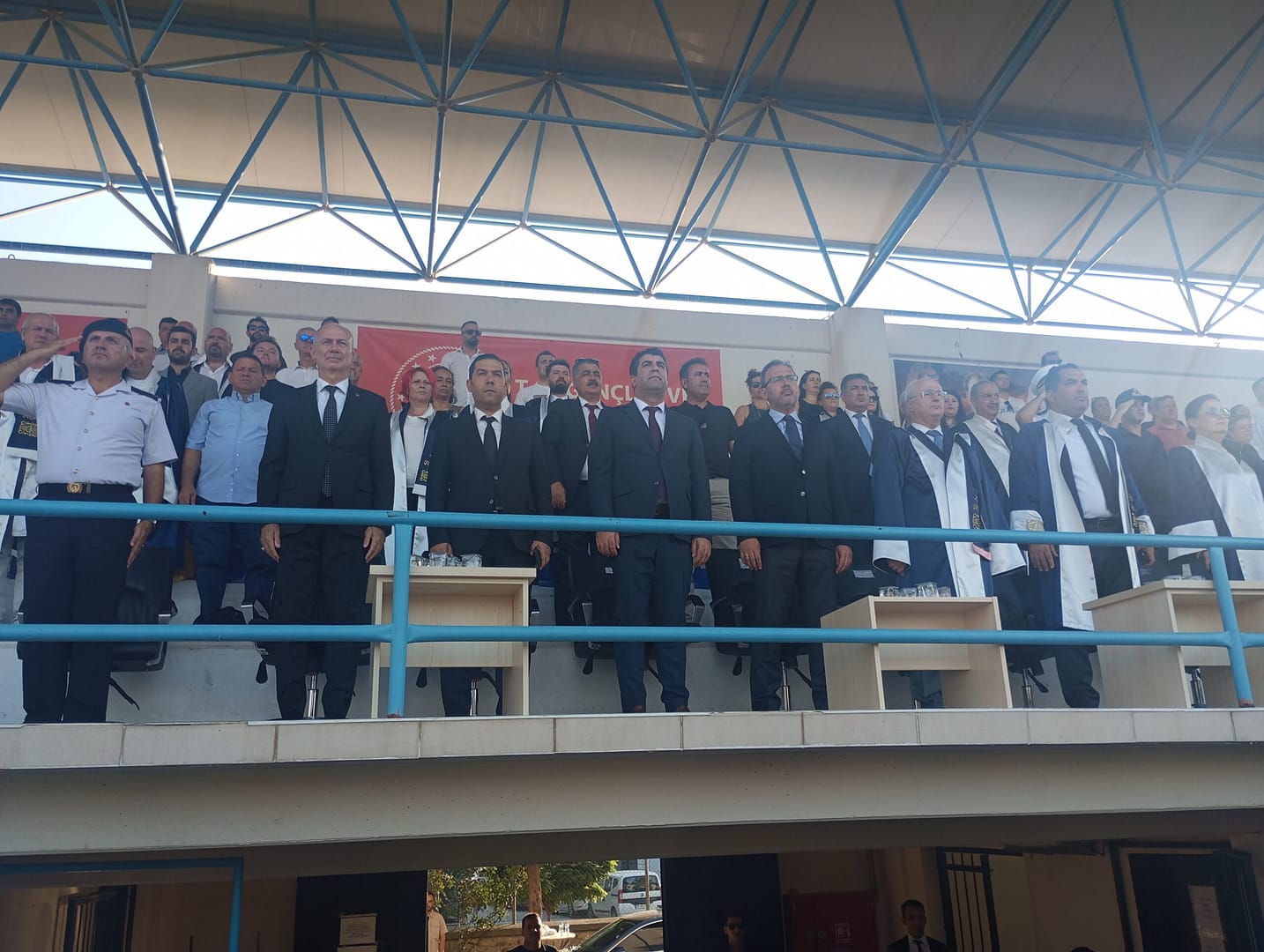 9 Eylül Üniversitesi Necat Hepkon Spor Bilimleri Fakültesi’nde mezuniyet coşkusu 3 IMG 20250620 185420 scaled