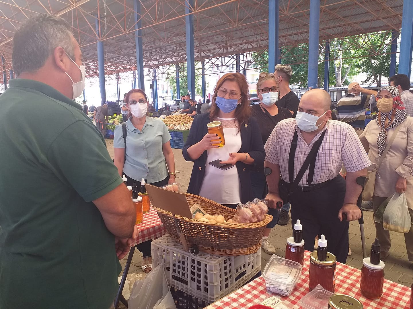 İyi Parti Seferihisar Köy Pazarını Ziyaret Etti 1 20210615 155844 scaled