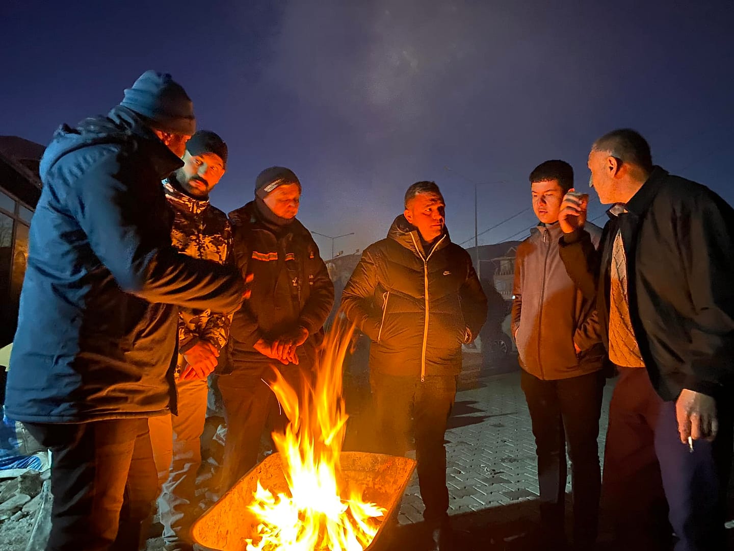 Ak Parti İlçe Başkanı Aydın Deprem Bölgesini Ziyaret Etti 1 Baskan Aydin Tek yurek olarak ustesinden gelecegiz2