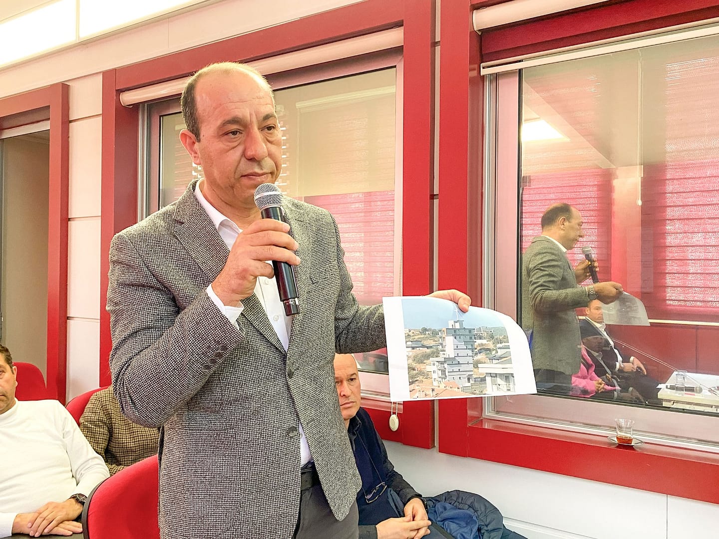 BAŞKAN AYDIN: “DEPREM OLMAMIŞ GİBİ DEVAM EDEMEYİZ” 1 IMG 20230308 WA0009