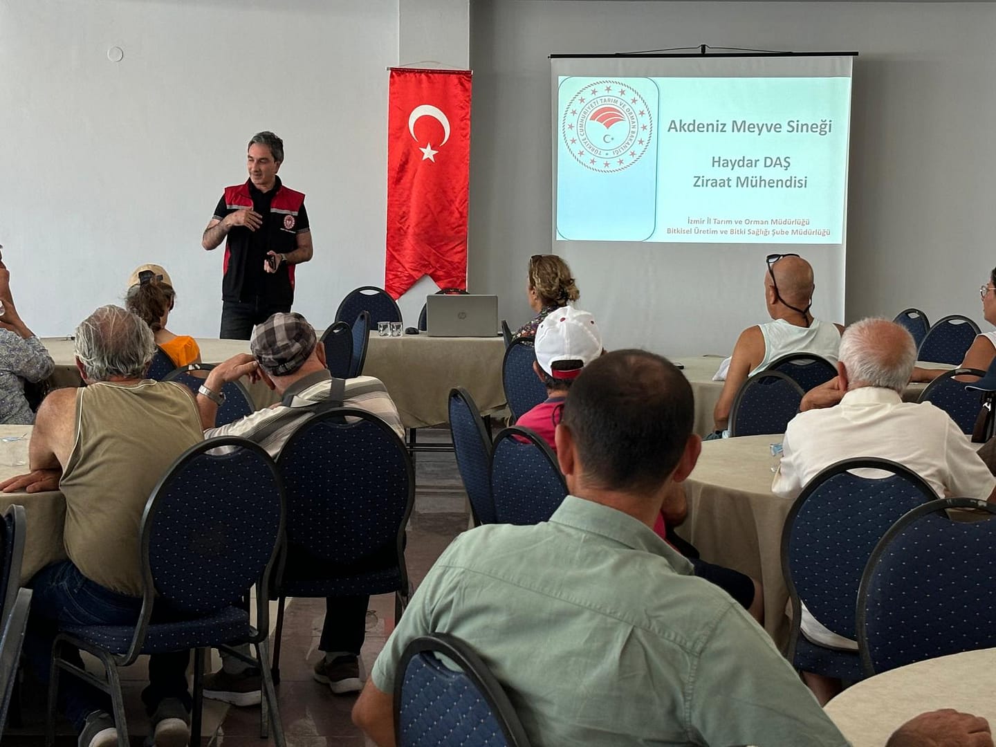 Seferihisar'da mandalina üreticilerine Bilgilendirici Toplantı 1 1000133915
