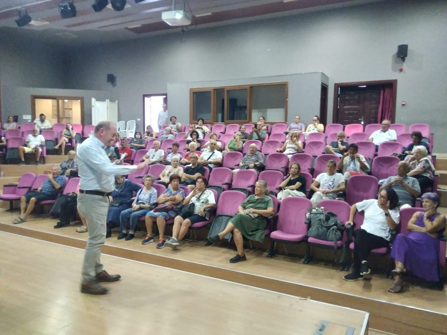 Seferihisar'da Alzheimer farkındalık paneli düzenlendi 2 1000155264