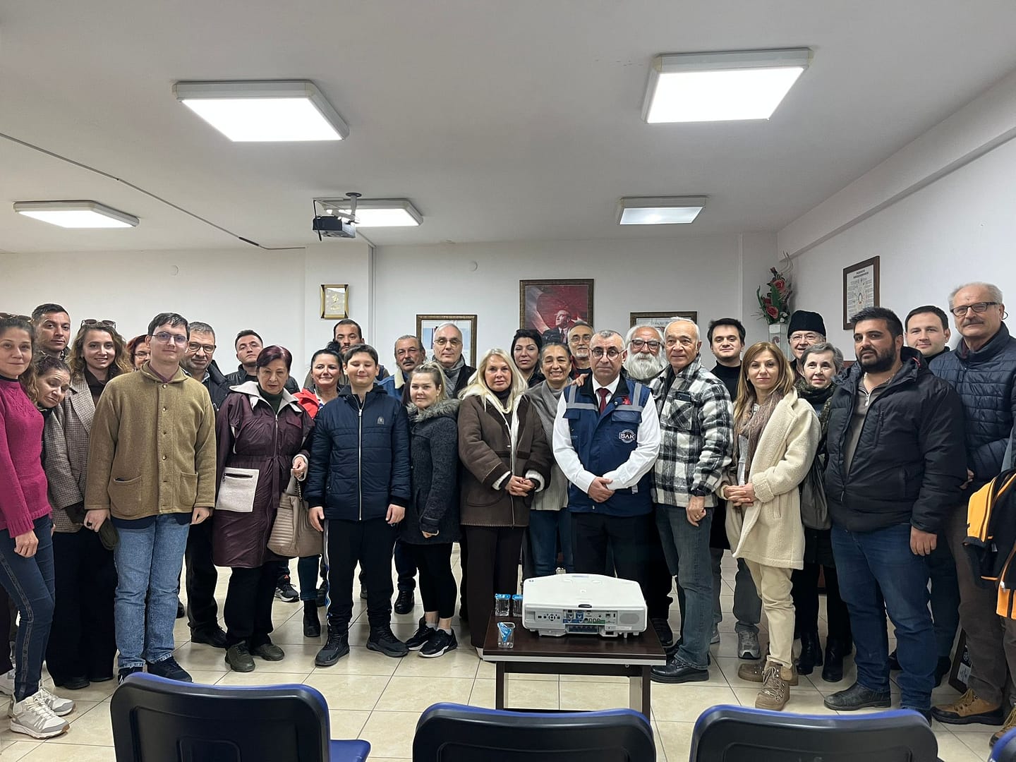 Seferihisar’da Afet Bilgilendirme Eğitimi gerçekleştirildi 3 IMG 20250212 WA0014