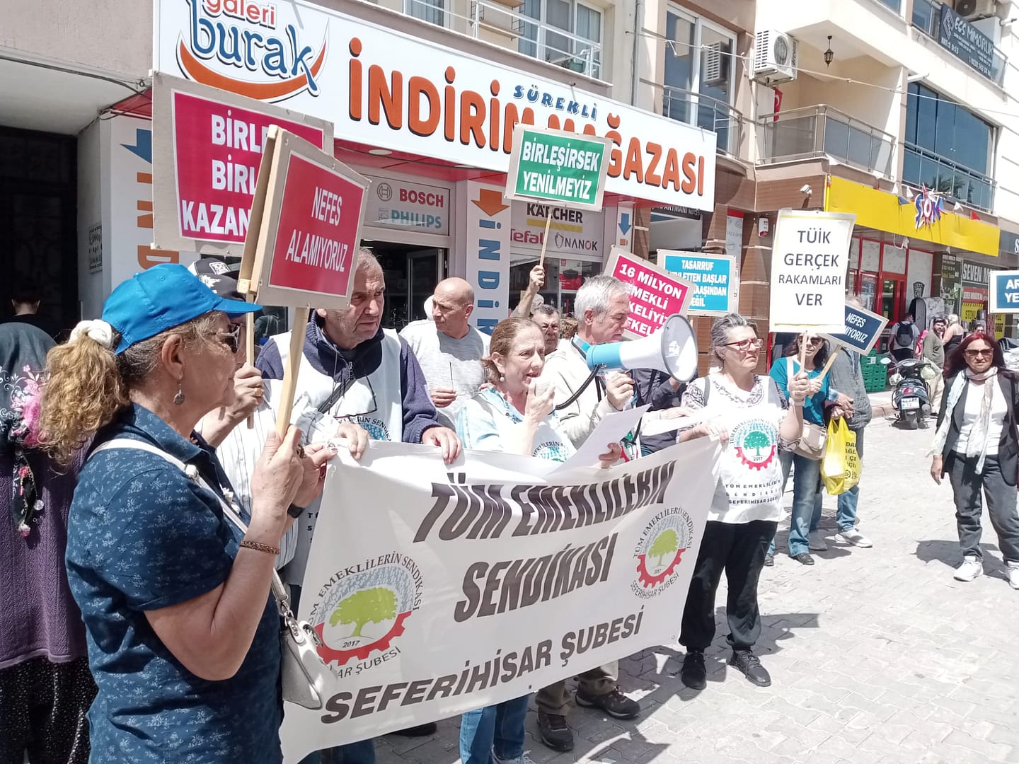 Emeklilerden Fatura İsyanı : "Zam Zulmü Devam Ediyor" 2 IMG 20250418 WA0010