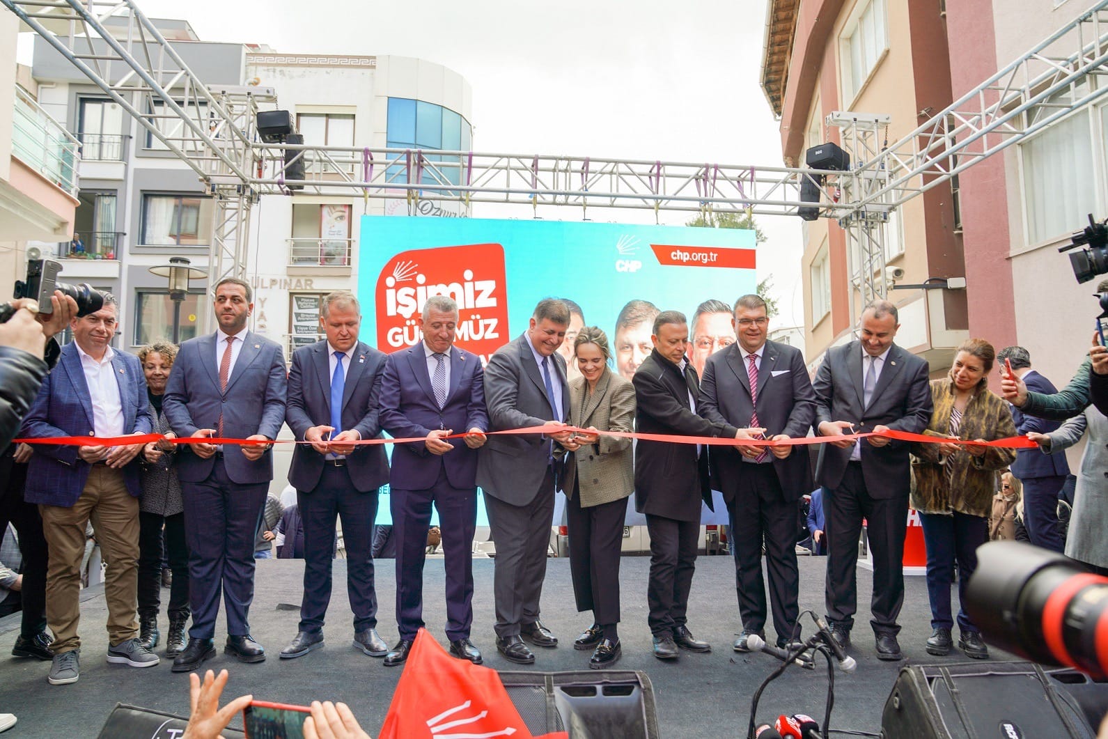 İsmail Yetişkin Seferihisar Seçim Ofisini Açtı 3 IMG 5458