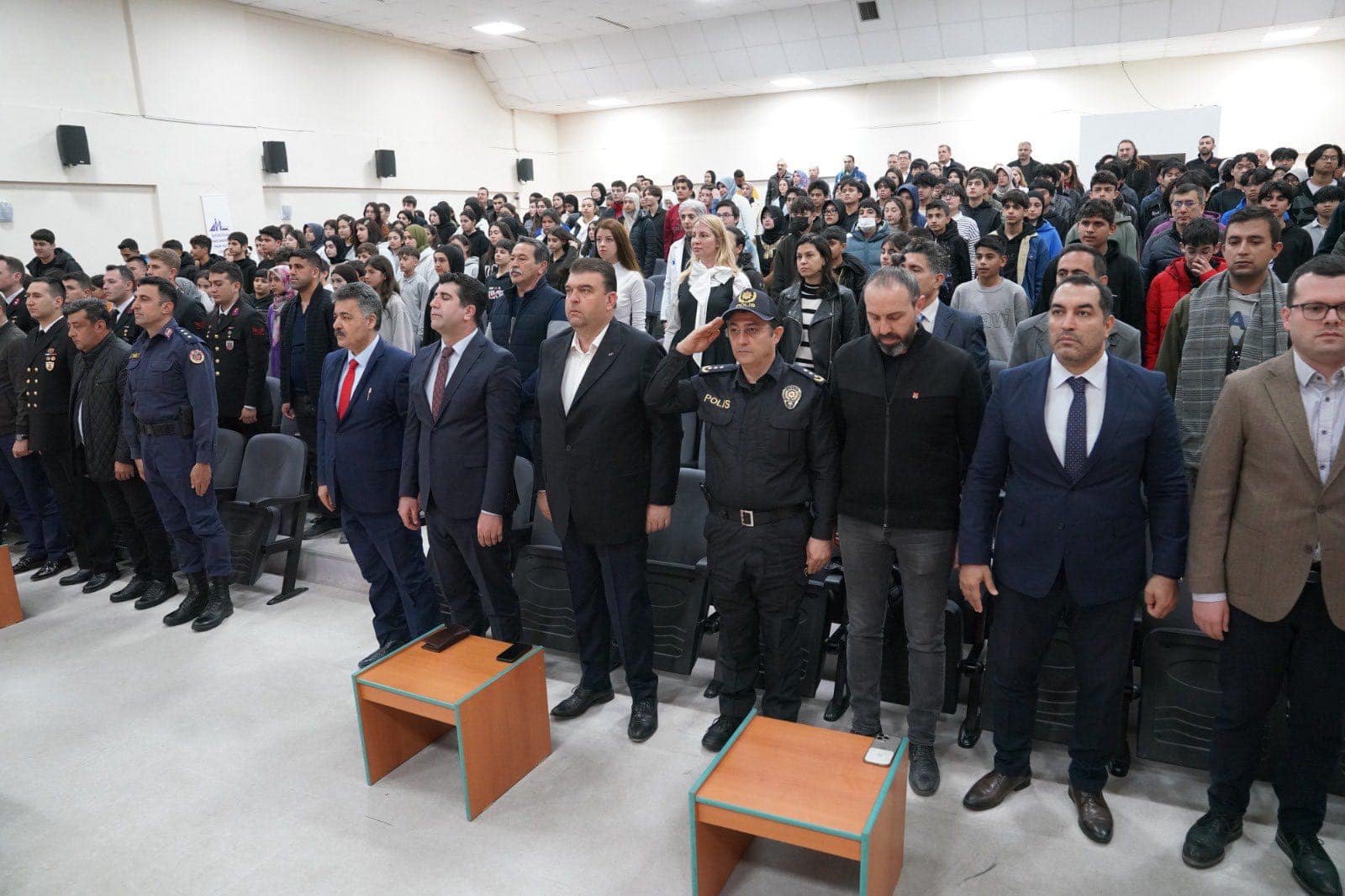 Seferihisar'da İstiklal Marşı'nın 103. Yılı Coşkuyla Kutlandı 1 1000096803