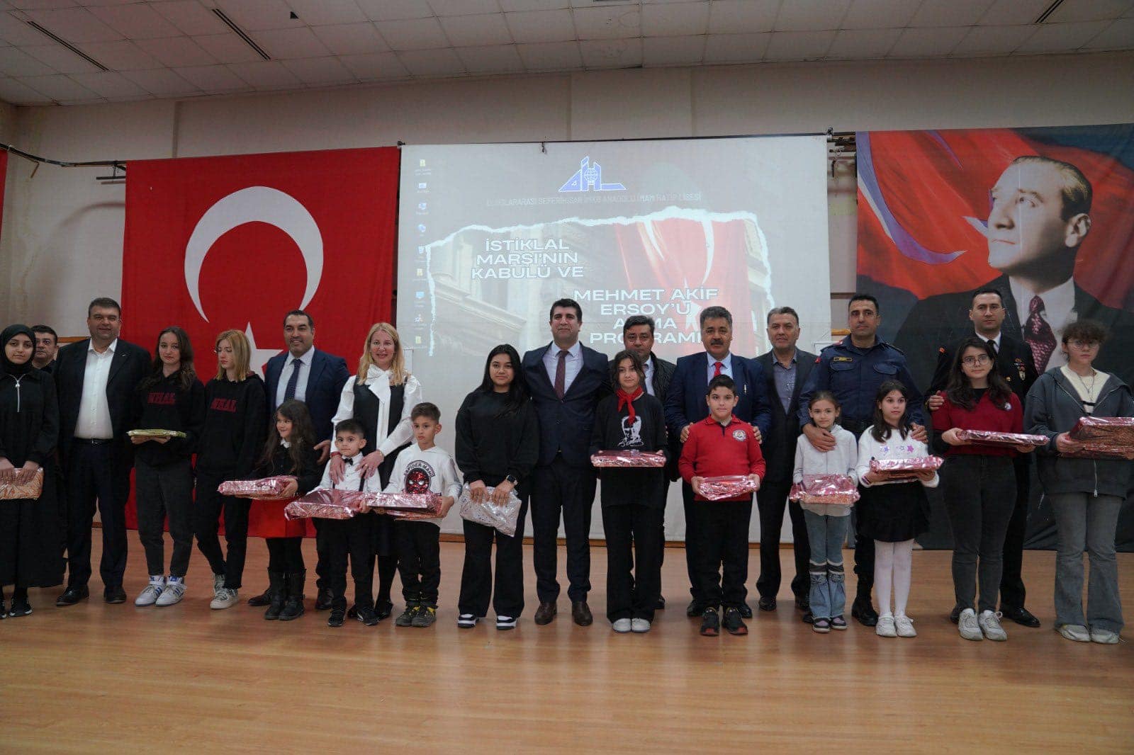 Seferihisar'da İstiklal Marşı'nın 103. Yılı Coşkuyla Kutlandı 2 1000096806