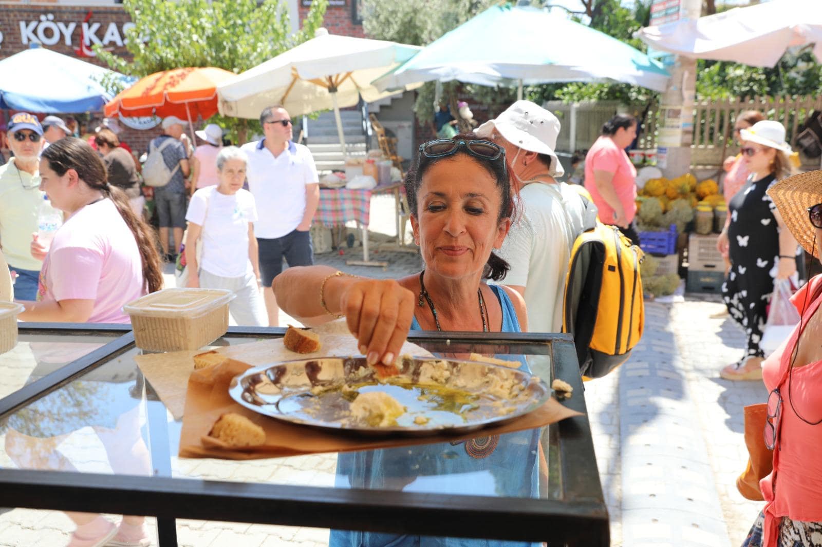 Seferihisar'da Geleneksel Ata Ekmeği ve Armola Şenliği Coşkuyla Kutlandı 2 1000146545