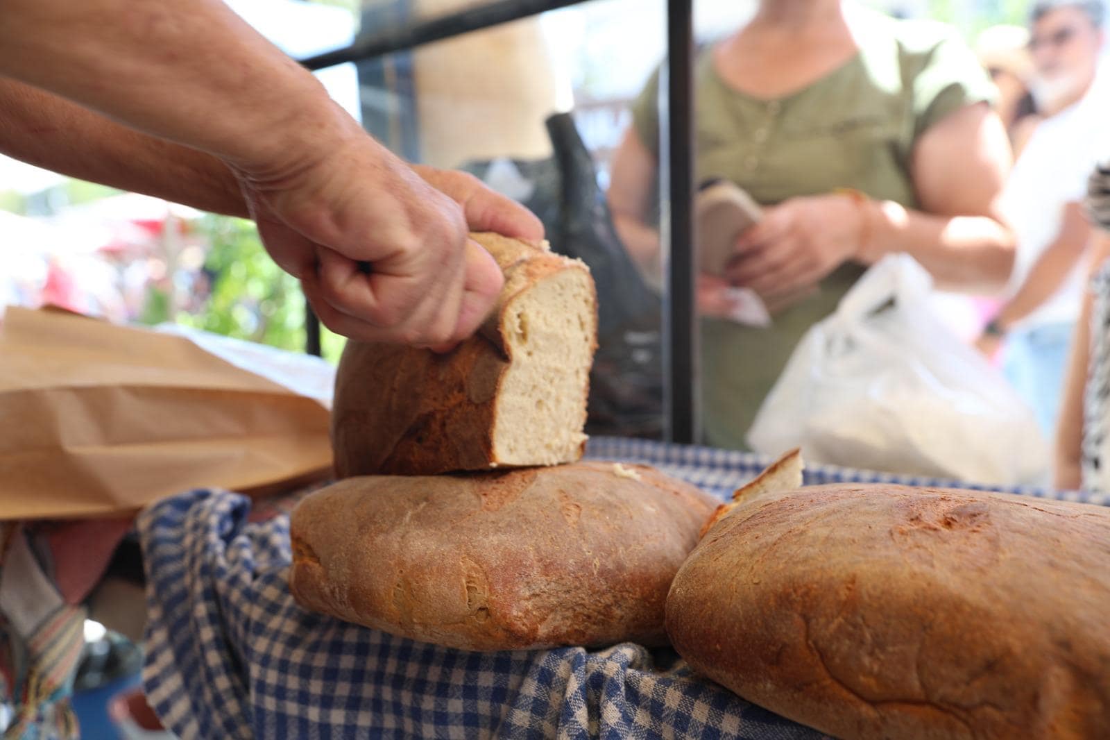 Seferihisar'da Geleneksel Ata Ekmeği ve Armola Şenliği Coşkuyla Kutlandı 3 1000146558