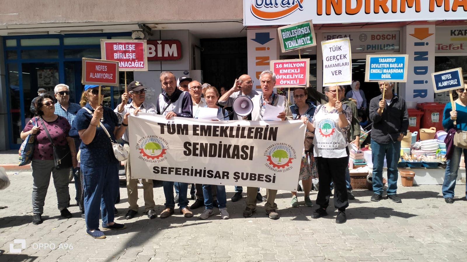 Emeklilerden Fatura İsyanı : "Zam Zulmü Devam Ediyor" 1 IMG 20250418 WA0008