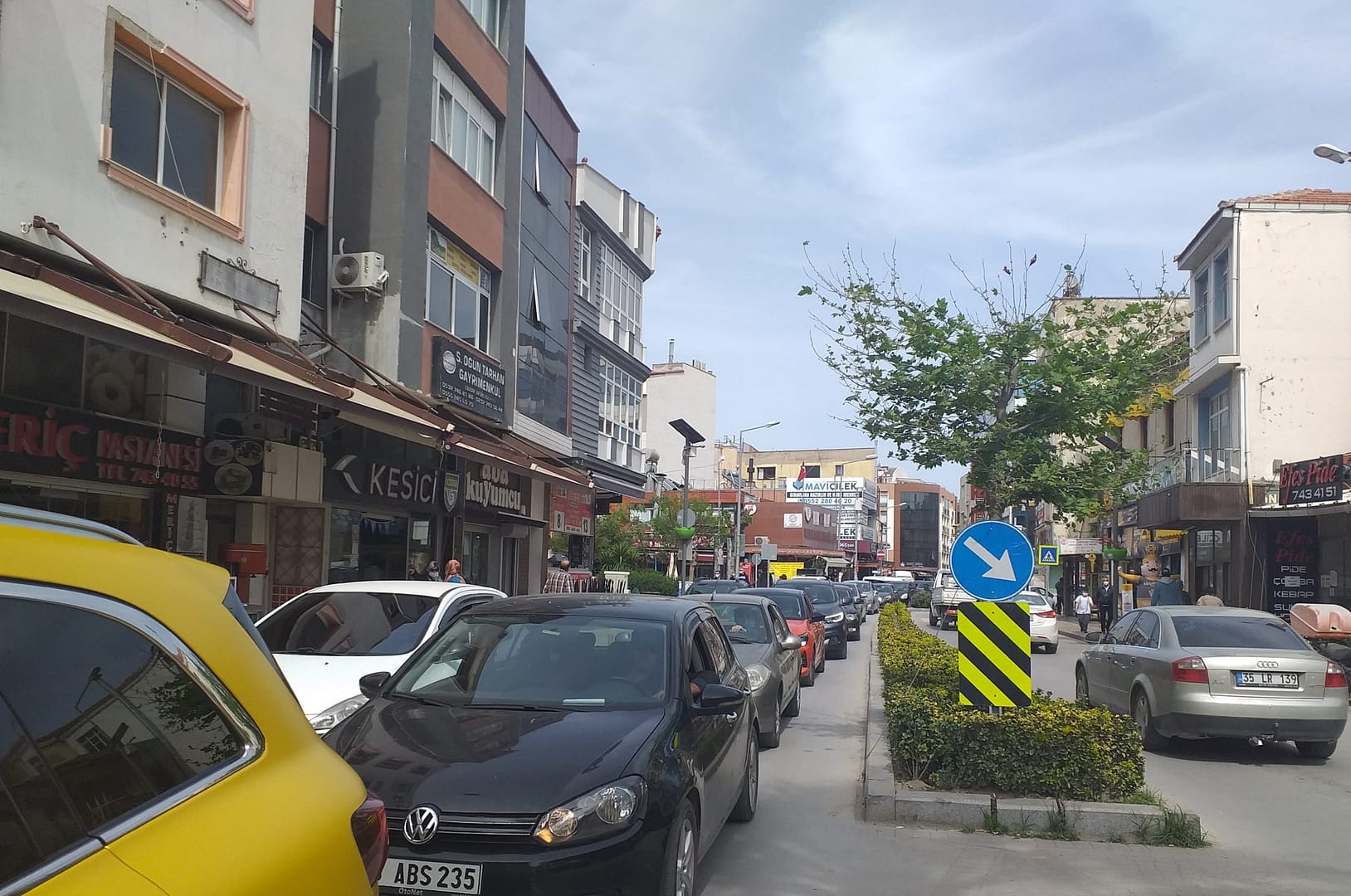 Seferihisar Merkezde Şok Eden Kalabalık! 1 20210427 153545 scaled