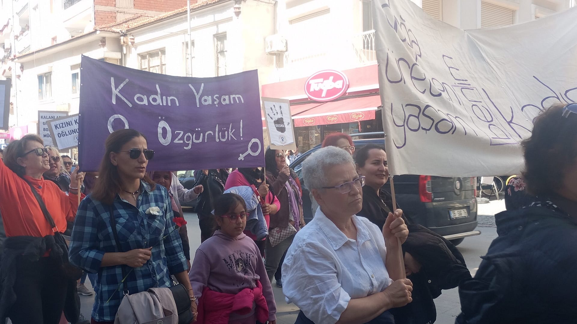 Seferihisar'da 8 Mart Dünya Emekçi Kadınlar Günü Coşkuyla Kutlandı 2 IMG 20250308 130014 scaled