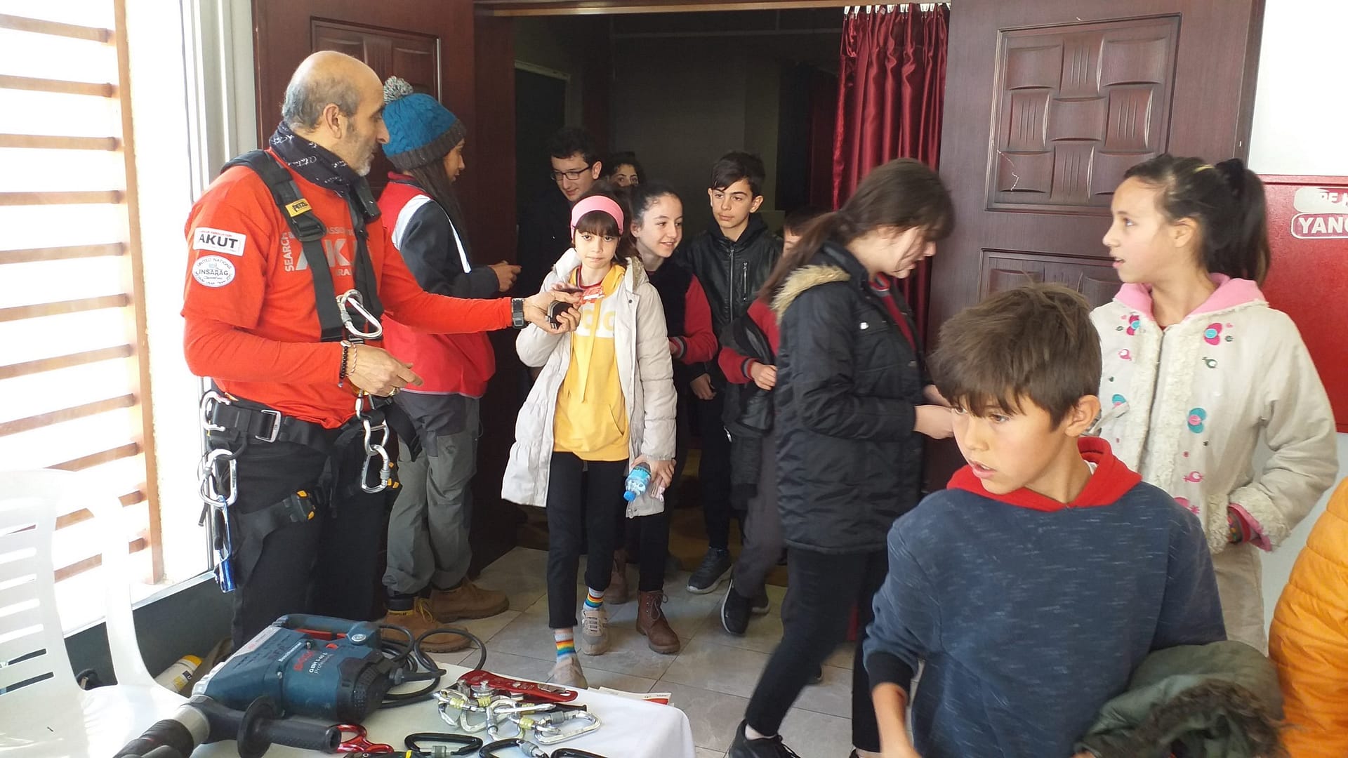 Sivil Savunma Günü dolayısı ile AKUT seminer düzenledi. 2 20200228 120843 scaled