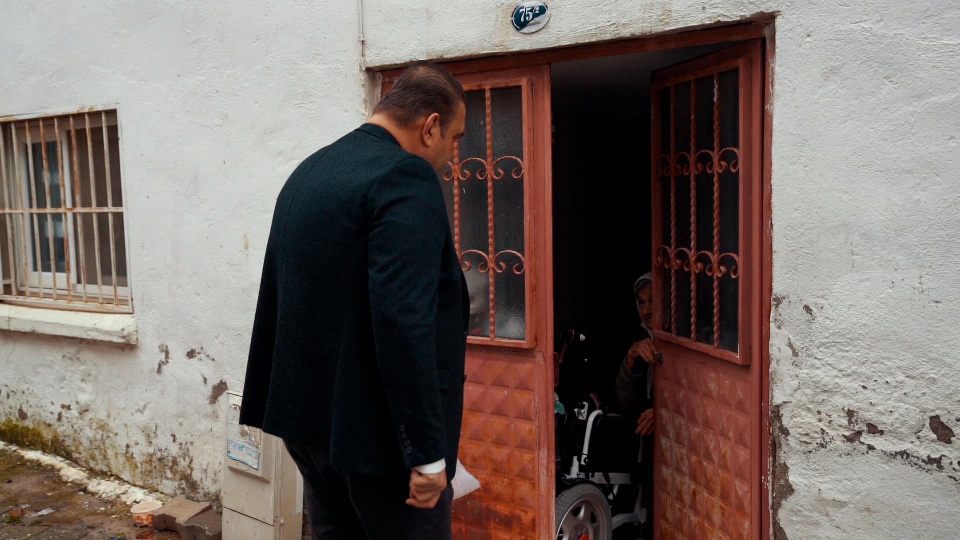 Seferihisar Belediyesi İhtiyaç Sahiplerine Yemek Desteği Sağlıyor 4 5