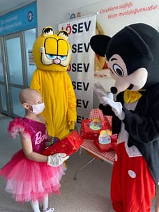 Ege Üniversitesi’nde LÖSEV’den Lösemili Çocuklara Moral ve Umut Dolu Etkinlik 1 WhatsApp Image 2024 06 07 at 00.50.11 2