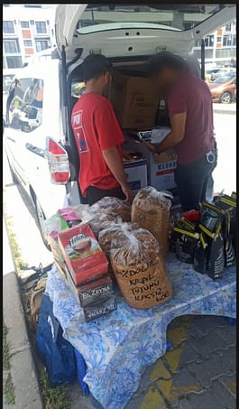 Seferihisar'da kaçak sigara satan şahıslar Emniyet Müdürlüğü ekiplerince yakalandı 2 WhatsApp Image 2024 04 19 at 18.51.00