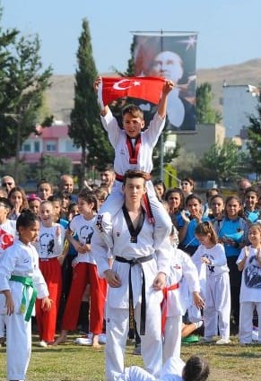 Seferihisar Cumhuriyet Bayramını coşku dolu kutladı 2 f6