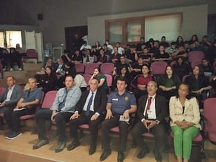 Seferihisar'da liseli öğrenciler AB soruları ile yarıştı 3 WhatsApp Image 2024 05 15 at 17.21.43 1