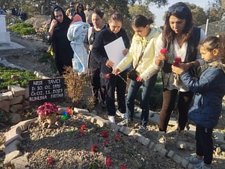 Kadın cinayetlerine kurban giden Neşe Tavcı anıldı 4 WhatsApp Image 2024 11 03 at 16.19.13 3