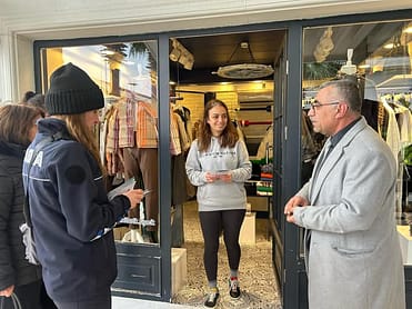 Seferihisar Belediyesi, Volkanik Patlama Riski İçin Esnaf ve Vatandaşları Bilgilendirdi 1 FB IMG 1740564441826