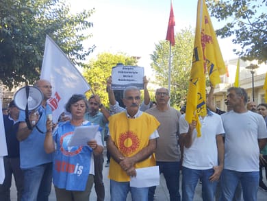 Seferihisar’da Sendikalardan Öğretmenlik Mesleği Kanunu’na Tepki 3 WhatsApp Image 2024 10 03 at 20.12.47 1