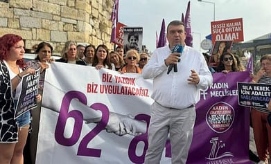 Sığacık'ta kadın ve çocuk cinayetlerine karşı basın açıklaması düzenlendi 2 WhatsApp Image 2024 10 14 at 17.10.07 1