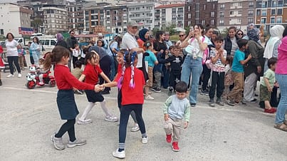 Seferihisar’da 23 Nisan Çocuk Şenliği Düzenlendi 2 1745321817156 scaled