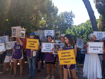 SEHAYDER AK Parti Seferihisar İlçe Başkanlığı Önünde 'Yasayı Geri Çek' Basın Açıklaması Yaptı 1 1721285217580 scaled