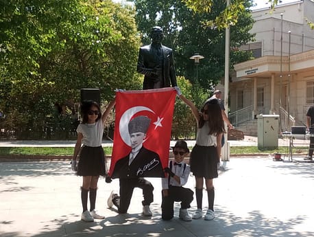 “Küçük Eller Güçlü Kalemler” eserlerini tanıttı 5 WhatsApp Image 2025 06 12 at 13.42.40 2