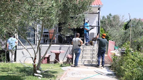 Seferihisar'da hobi bahçesi adı altında yapılan kaçak yapılar yıkılıyor 2 WhatsApp Image 2024 06 25 at 13.38.47