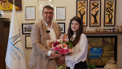 23 Nisan’da Başkanlık Koltuğuna Minikleri Temsilen İnci Danacı Oturdu 2 22