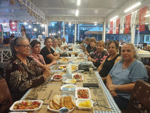 CHP Seferihisar Kadın Kolları Kaynaşma Yemeği Düzenledi 2 WhatsApp Image 2024 09 20 at 11.55.57 1