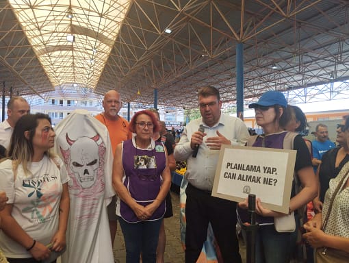 Seferihisar’da Hayvanseverlerden 'Yasayı Geri Çek' Eylemi 3 WhatsApp Image 2024 07 16 at 15.08.25 1