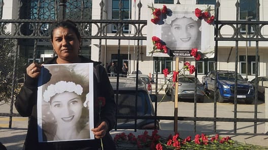 Neşe Tavcı Cinayeti Davasında Duruşma Yine Ertelendi 2 seferihisar neseyi unutmadi 3