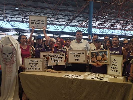 Seferihisar’da Hayvanseverlerden 'Yasayı Geri Çek' Eylemi 4 WhatsApp Image 2024 07 16 at 15.08.25