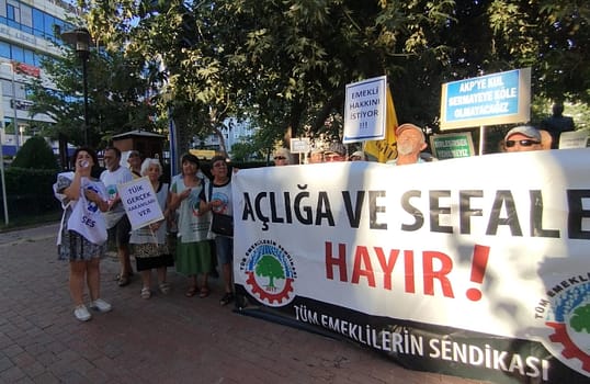 Seferihisar'da Emekli Maaşı ve Asgari ücret için tepki 3 WhatsApp Image 2024 07 16 at 20.29.16 scaled